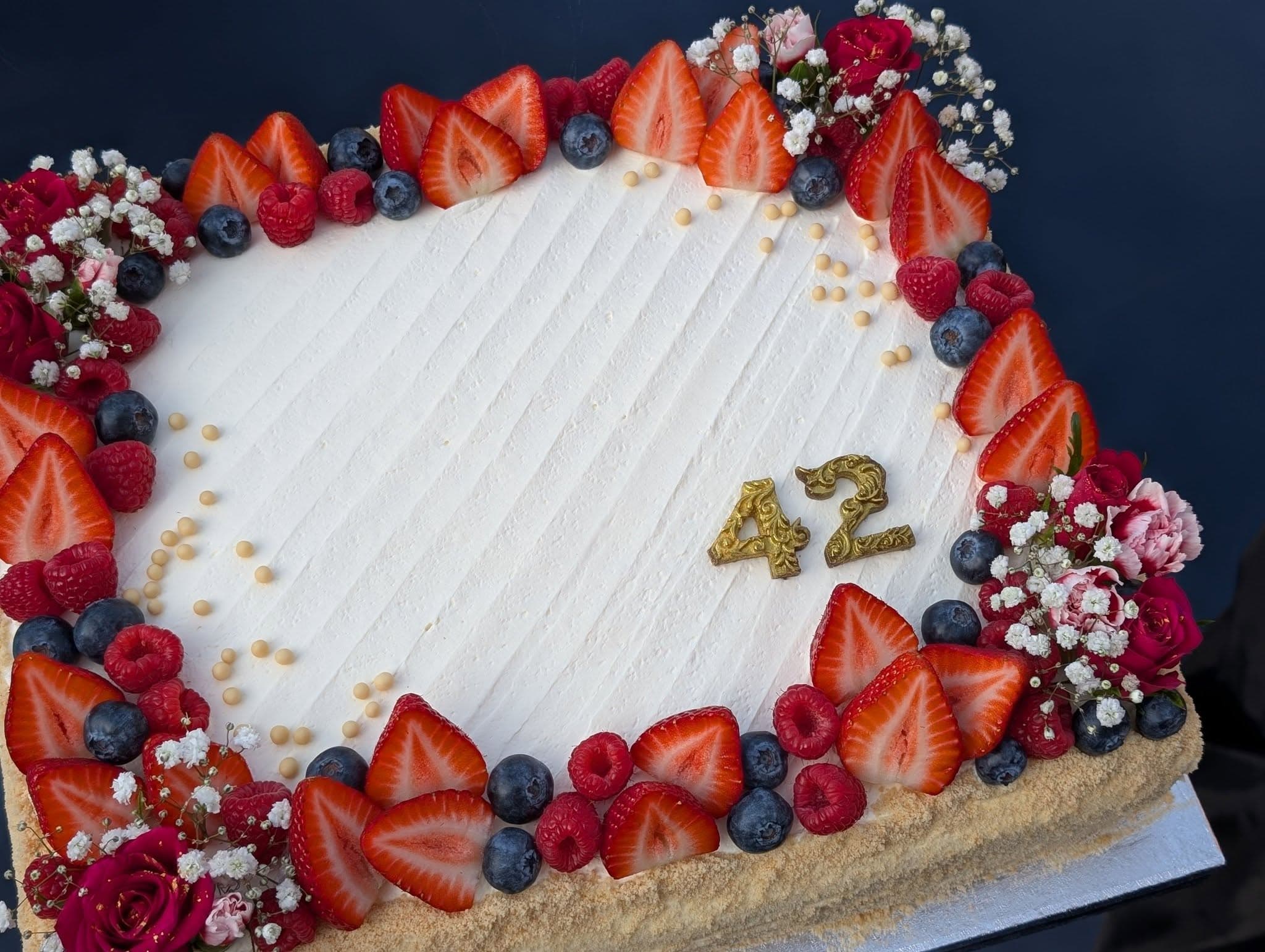 Biezpiena Biskvīta kūka